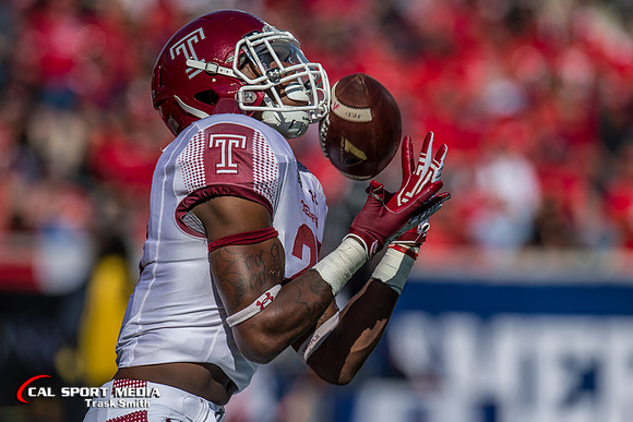 NCAA Football 2015: Temple Owls vs Houston Cougars DEC 05