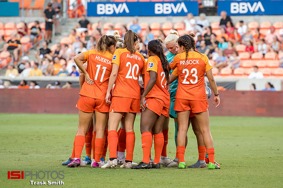 Houston Dash huddle
