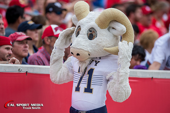 NCAA Football 2015: Navy Midshipmen vs Houston Cougars NOV 27