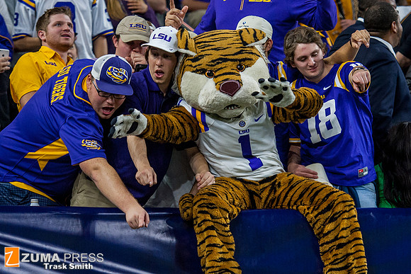 NCAA football 2015 - LSU Tigers defeat the Texas Tech Red Raiders 56-27