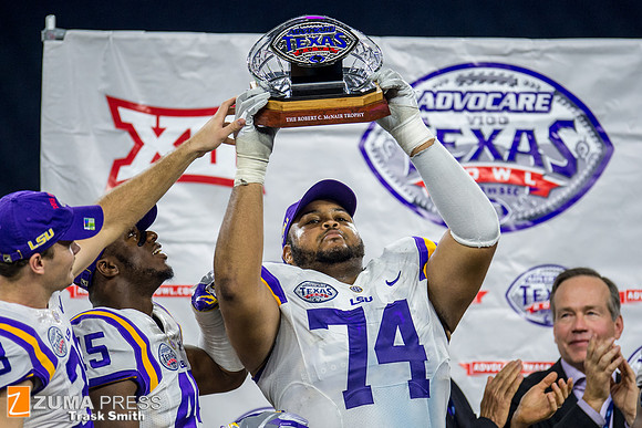 NCAA football 2015 - LSU Tigers defeat the Texas Tech Red Raiders 56-27