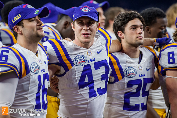 NCAA football 2015 - LSU Tigers defeat the Texas Tech Red Raiders 56-27