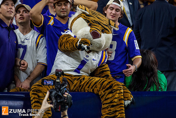 NCAA football 2015 - LSU Tigers defeat the Texas Tech Red Raiders 56-27