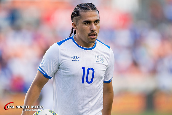 Soccer 2018: Honduras vs El Salvador JUN 2