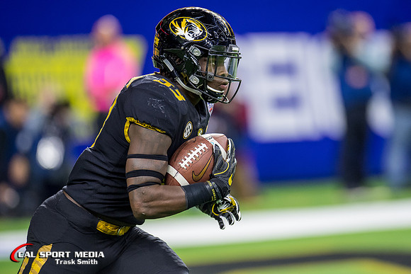 NCAA Football 2017: Texas Bowl - Texas vs Missouri DEC 27
