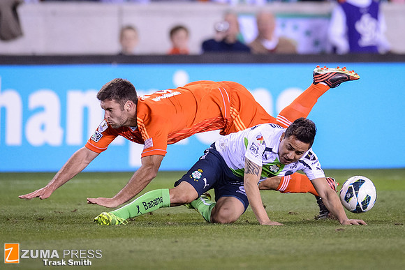 Soccer 2013 - The Houston Dynamo defeat Santos Laguna 1-0