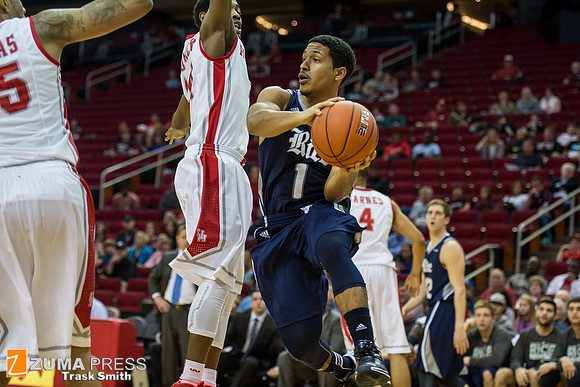 NCAA Basketball 2013 - University of Houston Cougars defeat the Rice Owls 54-52