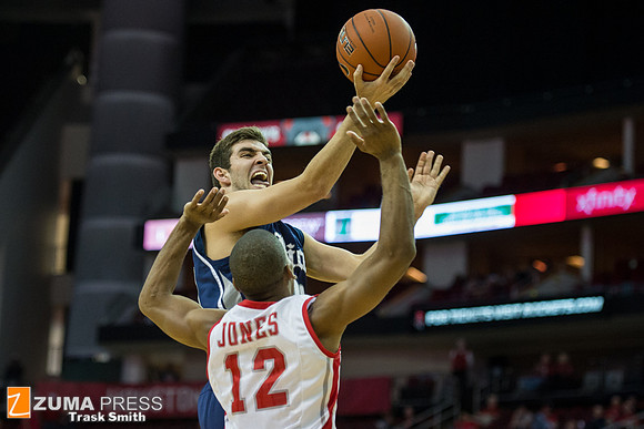 NCAA Basketball 2013 - University of Houston Cougars defeat the Rice Owls 54-52