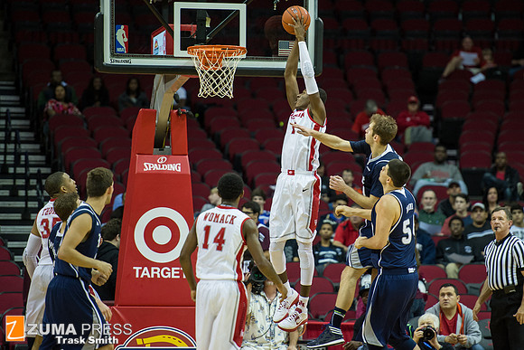 NCAA Basketball 2013 - University of Houston Cougars defeat the Rice Owls 54-52