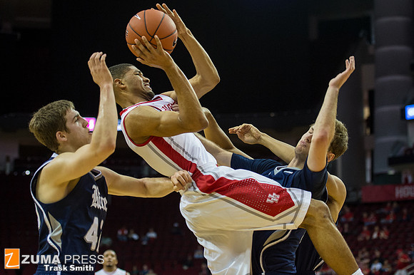 NCAA Basketball 2013 - University of Houston Cougars defeat the Rice Owls 54-52