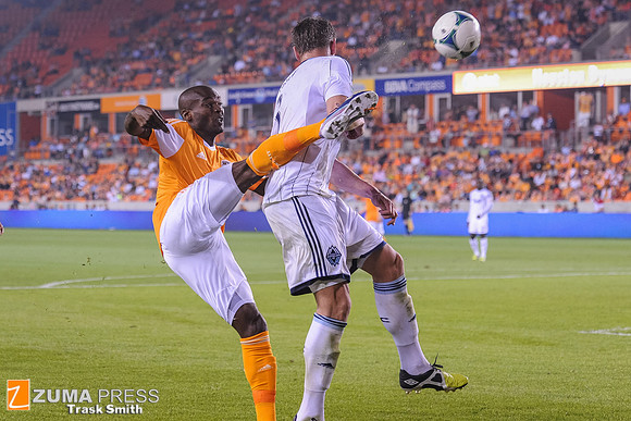 MLS 2013 - The Houston Dynamo defeat the Vancouver Whitecaps FC 2-1