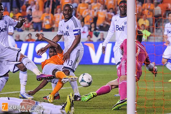 MLS 2013 - The Houston Dynamo defeat the Vancouver Whitecaps FC 2-1