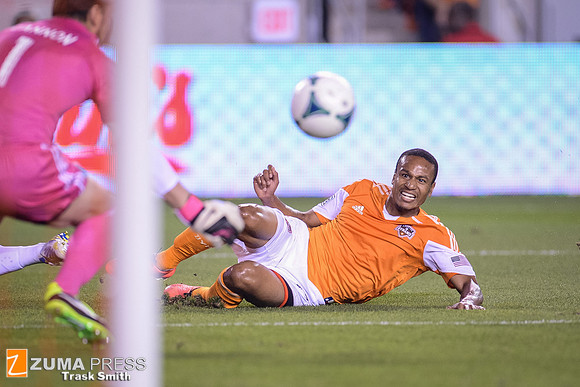 MLS 2013 - The Houston Dynamo defeat the Vancouver Whitecaps FC 2-1