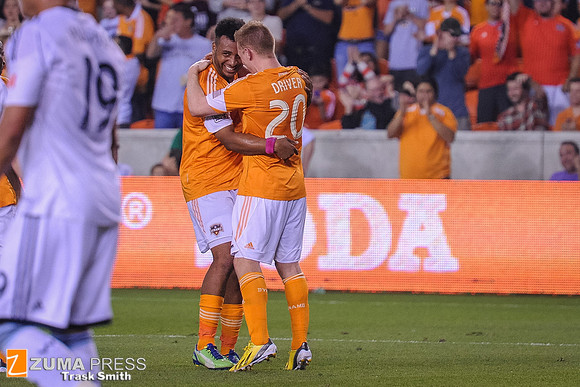 MLS 2013 - The Houston Dynamo defeat the Vancouver Whitecaps FC 2-1