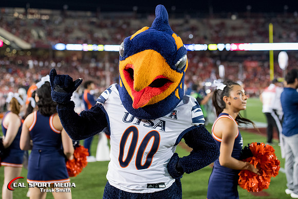 NCAA Football 2023: UTSA vs Houston SEP 2