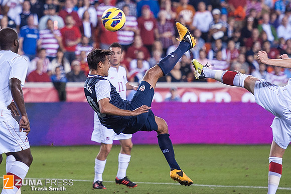 Soccer 2012 - USA and Canada tie 0-0