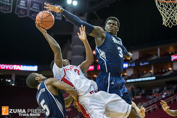 NCAA Basketball 2013 - University of Houston Cougars defeat the Rice Owls 54-52