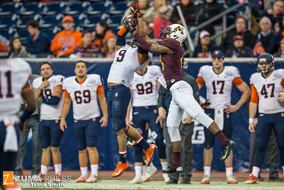 NCAA football 2013 - Texas Bowl: Minnesota vs Syracuse