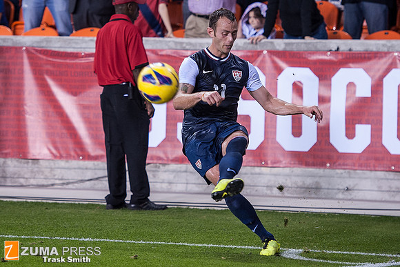 Soccer 2012 - USA and Canada tie 0-0