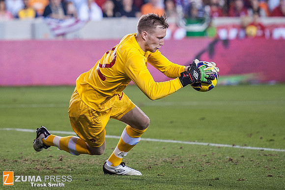 Soccer 2012 - USA and Canada tie 0-0