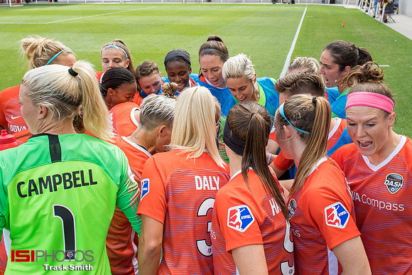 Houston Dash team huddle