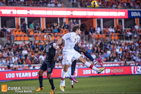 Soccer 2012 - USA and Canada tie 0-0
