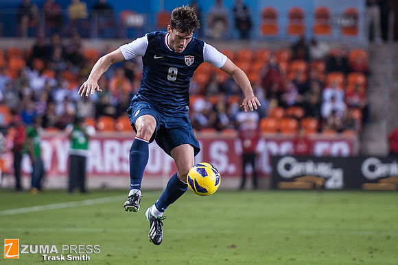 Soccer 2012 - USA and Canada tie 0-0
