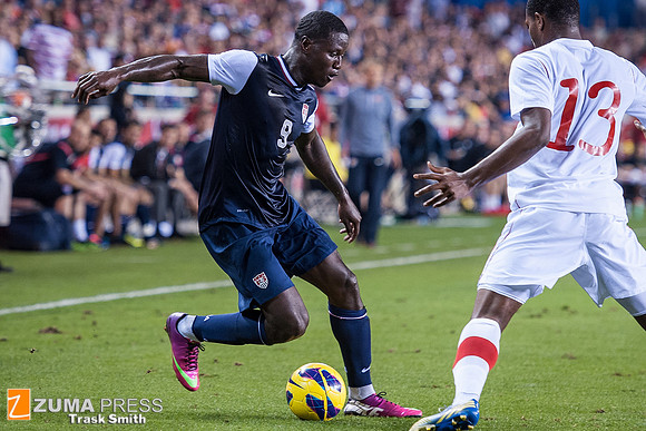 Soccer 2012 - USA and Canada tie 0-0