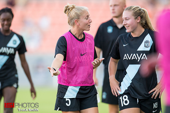 Nicole Baxter, Delanie Sheehan