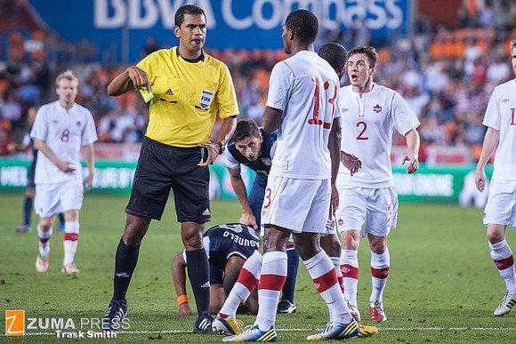 Soccer 2012 - USA and Canada tie 0-0
