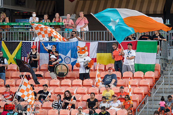Diesel, Houston Dash fans