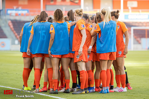 Houston Dash team huddle