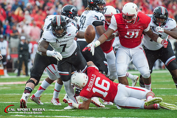 NCAA Football 2015: Cincinnati Bearcats vs Houston Cougars NOV 07