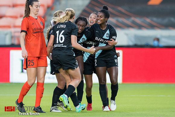 Ifeoma Onumonu, Brianna Pinto, Delanie Sheehan, Caprice Dydasco, Allie Long