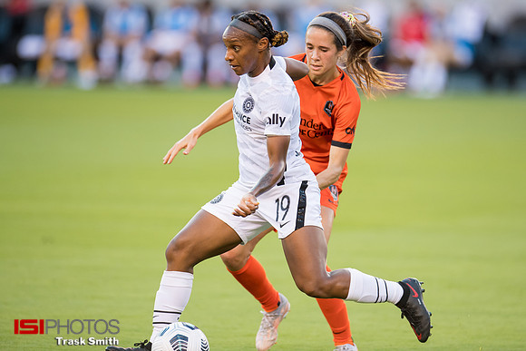 Crystal Dunn, Shea Groom