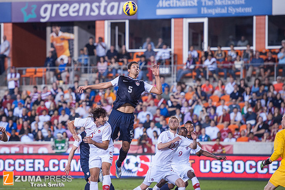 Soccer 2012 - USA and Canada tie 0-0
