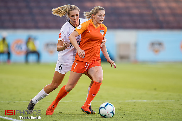 Allie Long, Kealia Ohai