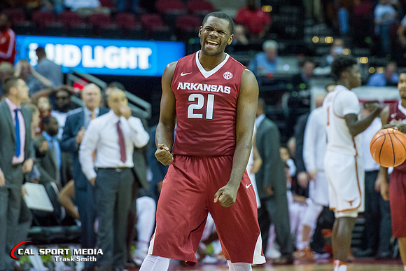 NCAA Basketball 2016: Arkansas vs Texas DEC 17