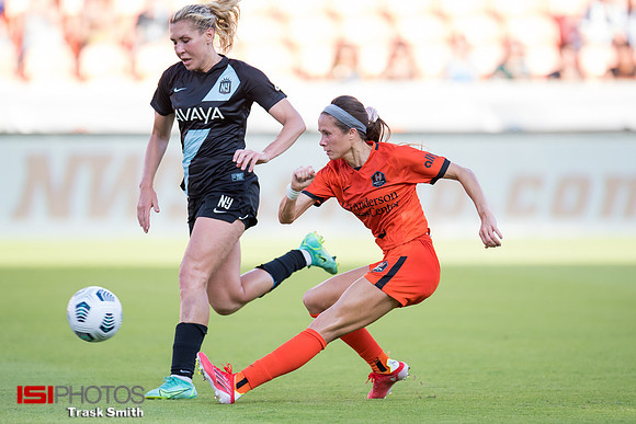 Shea Groom, Allie Long