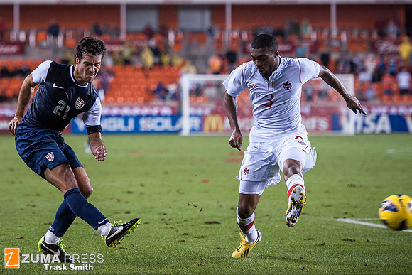 Soccer 2012 - USA and Canada tie 0-0