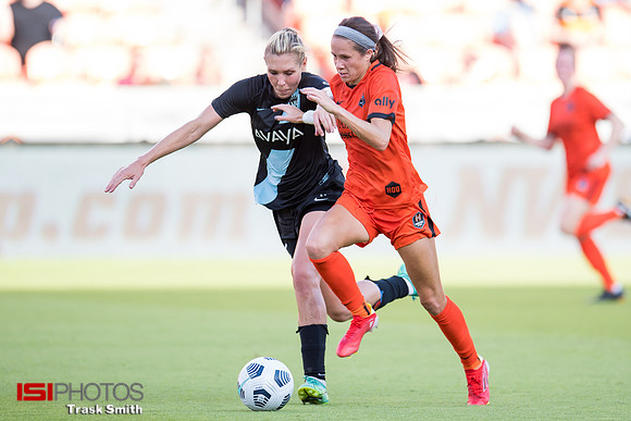 Shea Groom, Allie Long