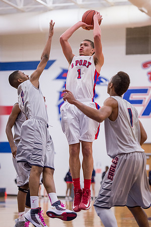 Basketball playoffs 2013 Ð the Brazosport Exporters defeat the Pearland Dawson Eagles 75-71.