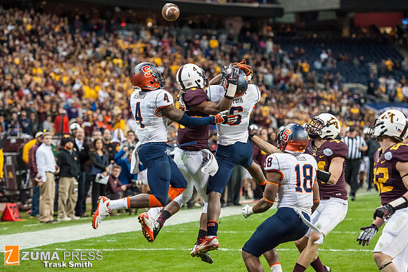 NCAA football 2013 - Texas Bowl: Minnesota vs Syracuse