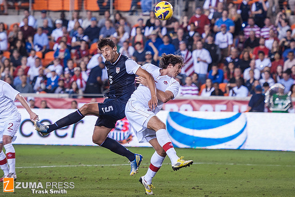 Soccer 2012 - USA and Canada tie 0-0