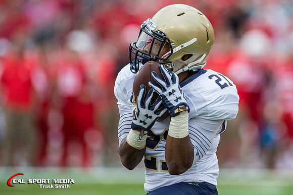 NCAA Football 2015: Navy Midshipmen vs Houston Cougars NOV 27