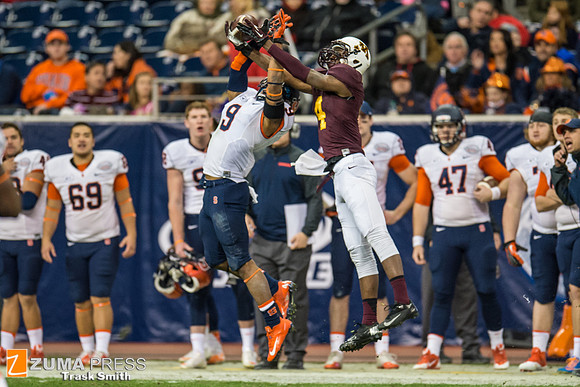 NCAA football 2013 - Texas Bowl: Minnesota vs Syracuse
