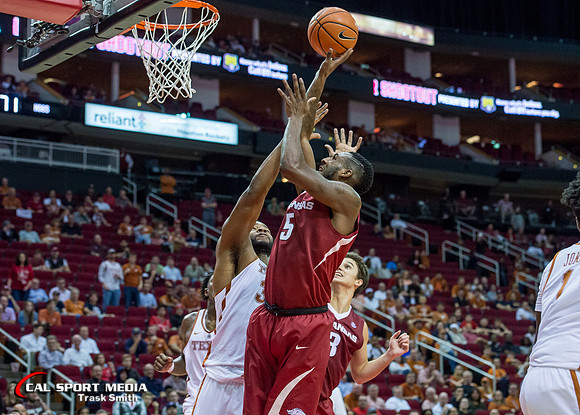 NCAA Basketball 2016: Arkansas vs Texas DEC 17