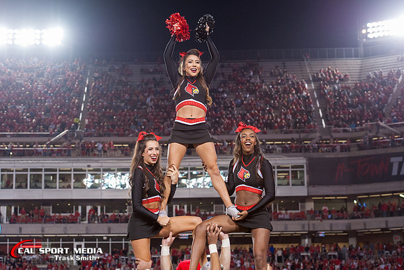 NCAA Football 2016: Louisville vs Houston NOV 17