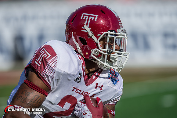 NCAA Football 2015: Temple Owls vs Houston Cougars DEC 05