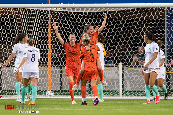 Shea Groom, Rachel Daly, Sophie Schmidt